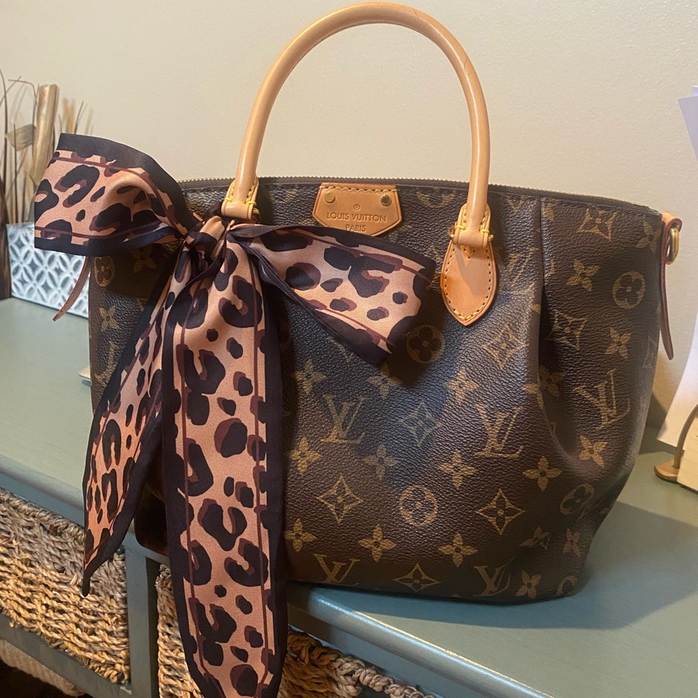 🔥💕SOLD Authentic Louis Vuitton Turenne PM.💕🔥